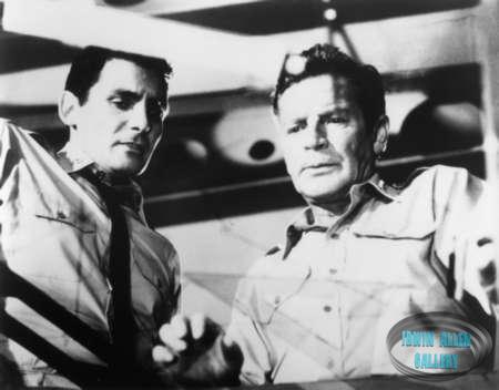 David Hedison and Richard Basehart in Voyage to the Bottom of the Sea