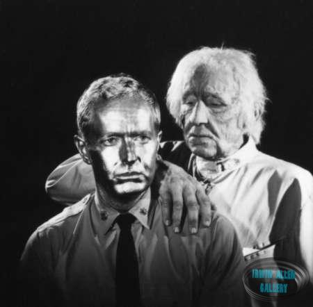 Robert Dowdell in Voyage to the Bottom of the Sea