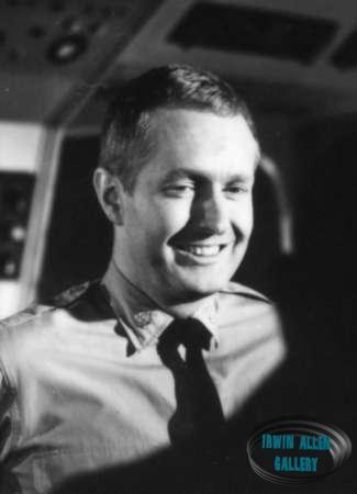 Robert Dowdell in Voyage to the Bottom of the Sea