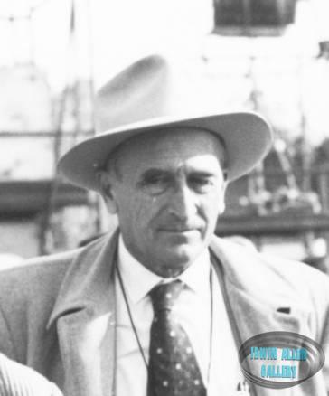 Winton C. Hoch on The Lost World Set
