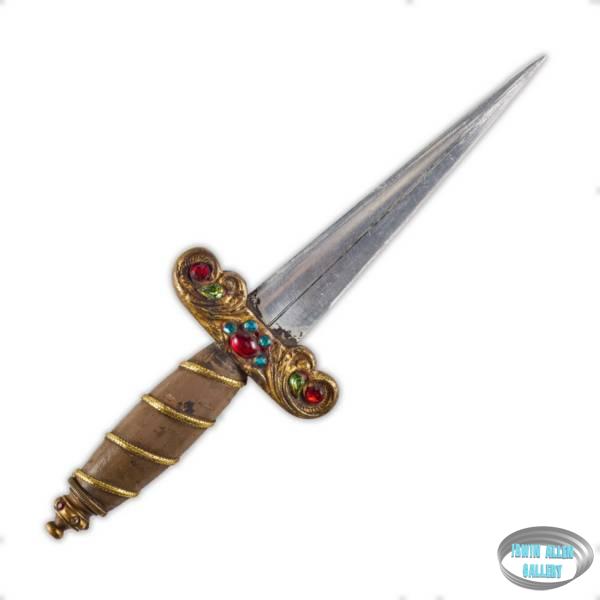 Dagger Prop