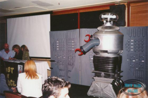Robot watches Marta Kristen