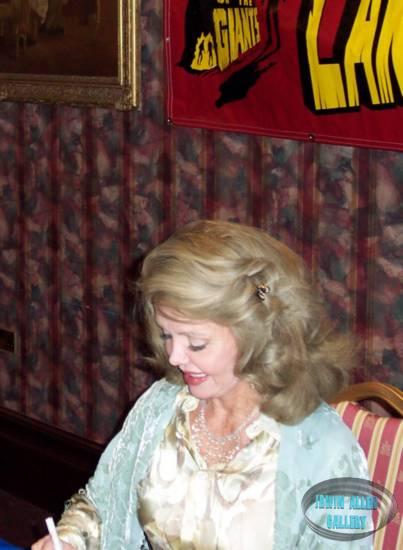 Deanna Lund signing