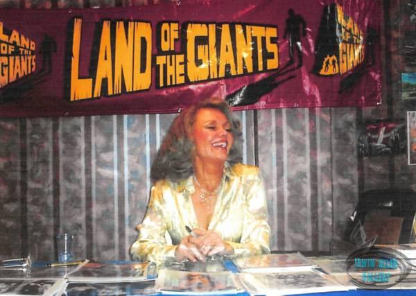 Deanna Lund at her Autograph Table