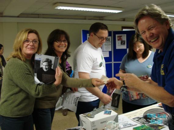 Heather Menzies buys Allan Hunt's Autograph
