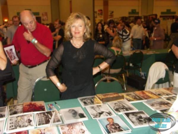 Marta Kristen Table