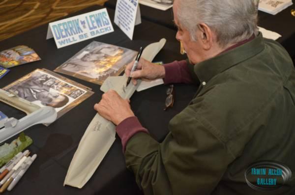 Derrik Lewis signing a part of the Seaview