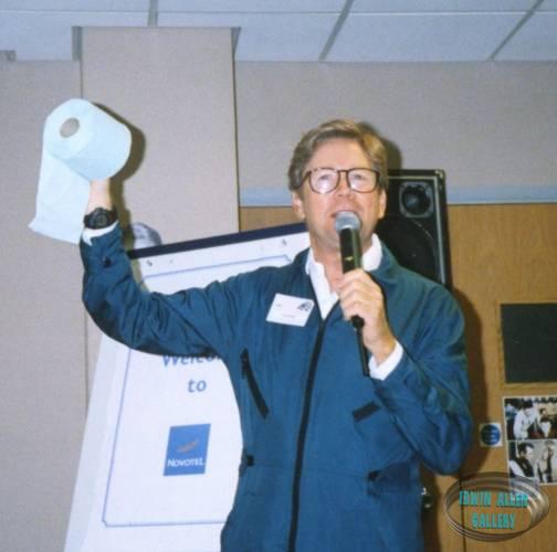 Allan auctions toilet roll