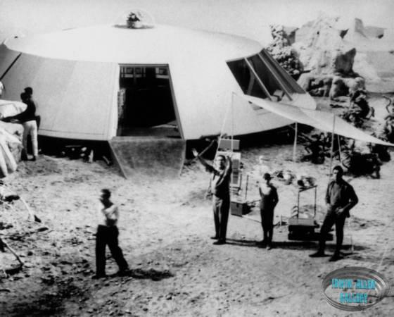 Irwin Allen outside the Jupiter II