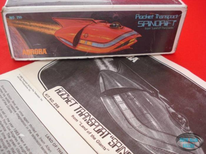 1975 Aurora Spindrift Model Kit