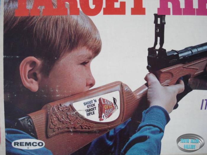 Remco Shoot 'N Stick Target Rifle