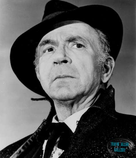 Jack Albertson as Inidu