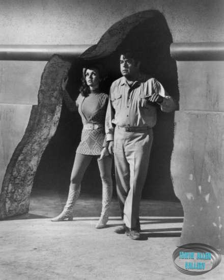 Deanna Lund and Kurt Kasznar in Return of Inidu