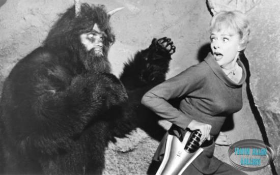 Maureen alarmed by alien