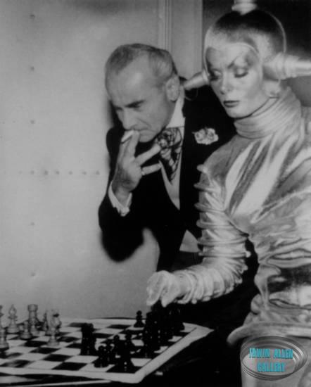 Fritz Feld and Dee Hartford Play Chess