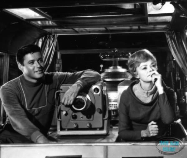 Guy Williams and June Lockhart