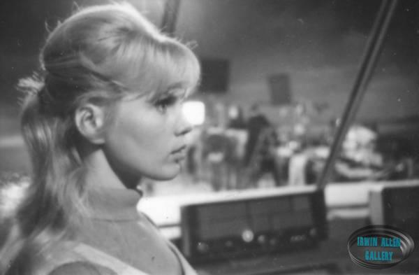 Marta Kristen in the Jupiter 2