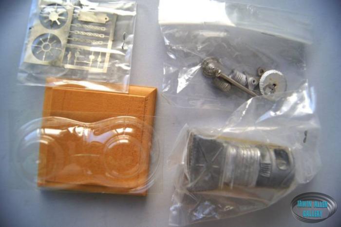 Lost in Space 1/25 Metal Robot Kit