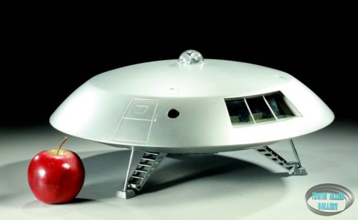 Prefinished Metal Jupiter 2 Model
