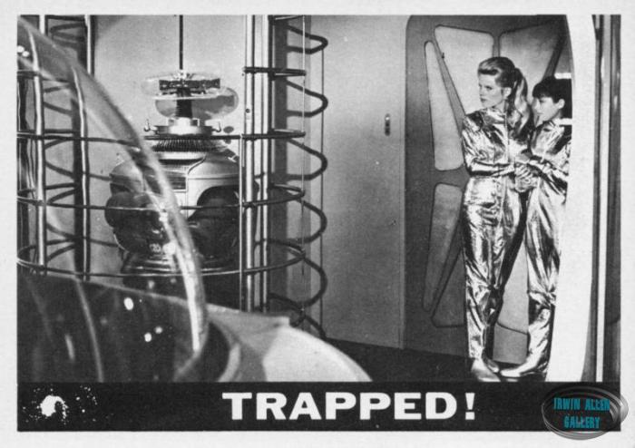Lost in Space Topps #15