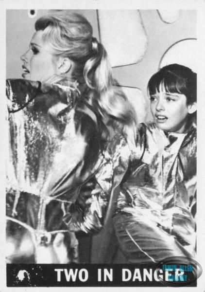 Lost in Space Topps #16