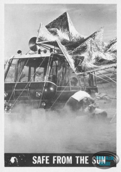 Lost in Space Topps #33