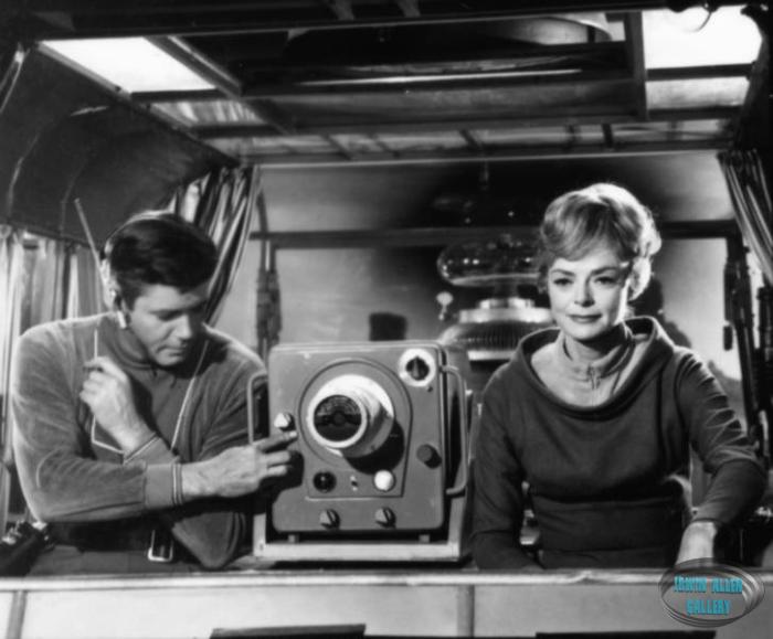 Guy Williams and June Lockhart