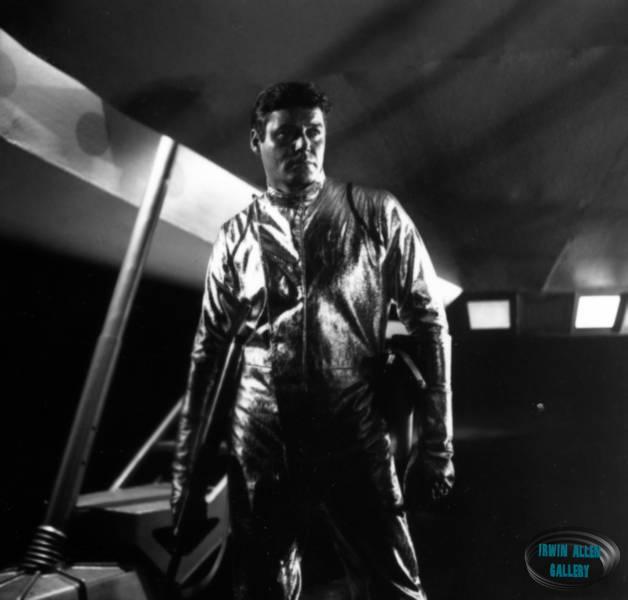 Guy Williams in The Derelict