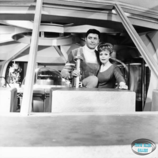 Guy Williams and June Lockhart