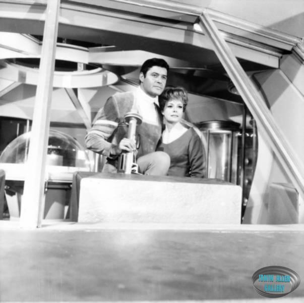 Guy Williams and June Lockhart