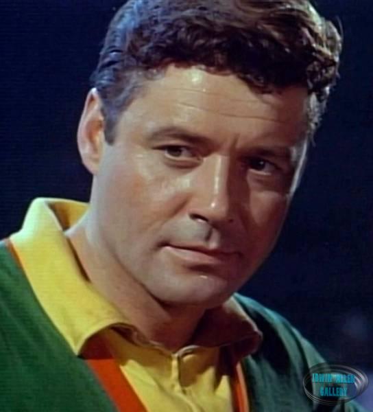 Guy Williams in Thief from Outer Space