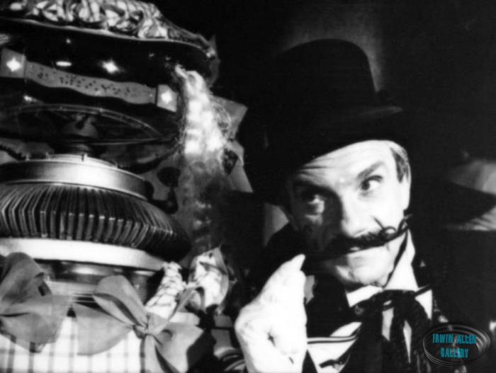 Robot and Jonathan Harris in The Galaxy Gift