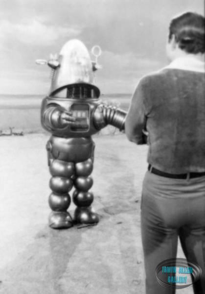 Robby the Robot in War of the Robots