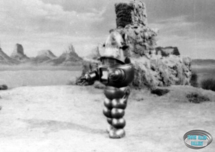 Robby the Robot in War of the Robots