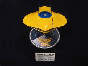 Flying Sub Display Stand
