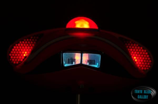 16 Front-Lit-Red