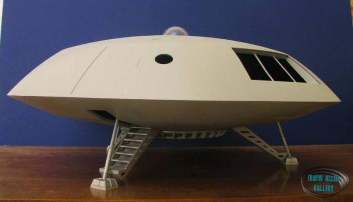 Moebius Models Jupiter 2 Exterior