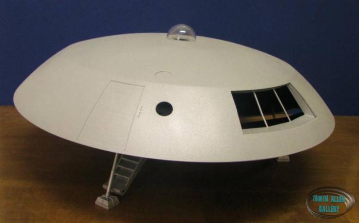 Moebius Models Jupiter 2 Exterior