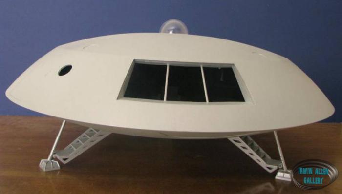 Moebius Models Jupiter 2 Exterior