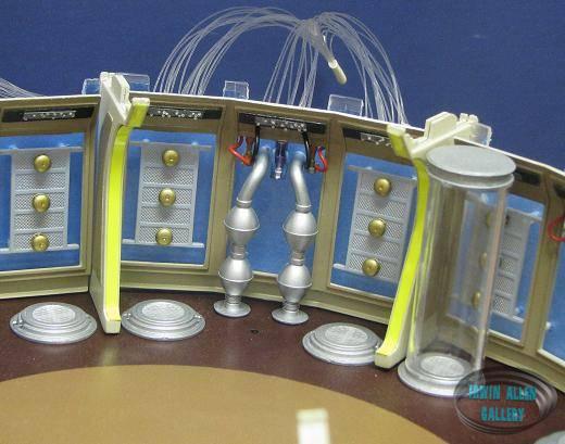 Moebius Models Jupiter 2 Interior