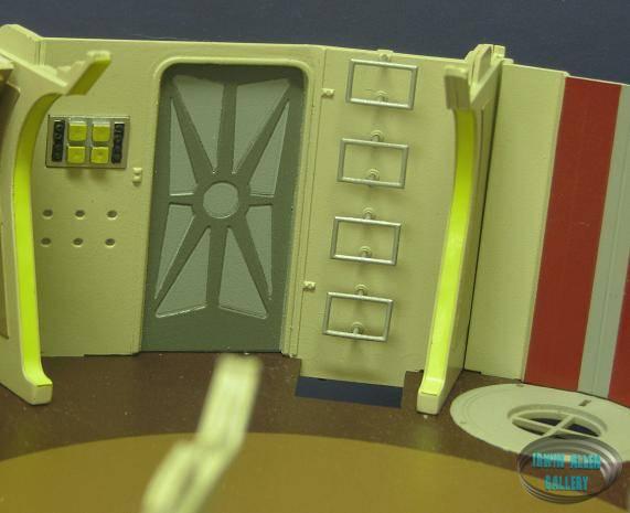 Moebius Models Jupiter 2 Interior