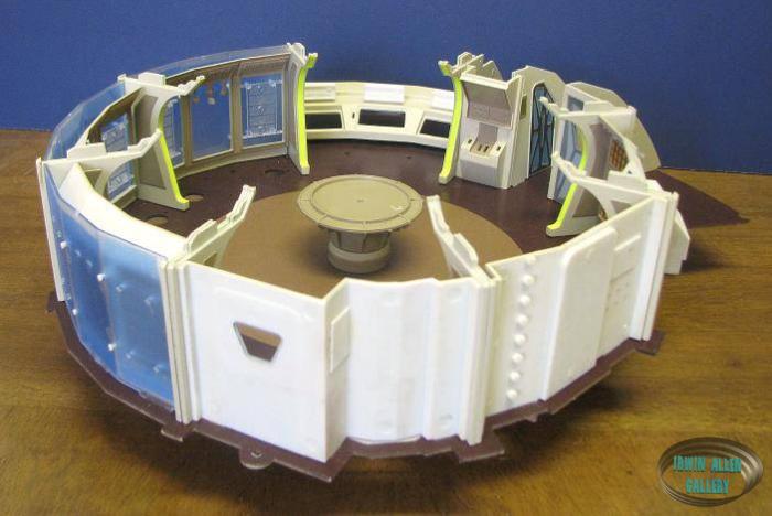 Moebius Models Jupiter 2 Interior