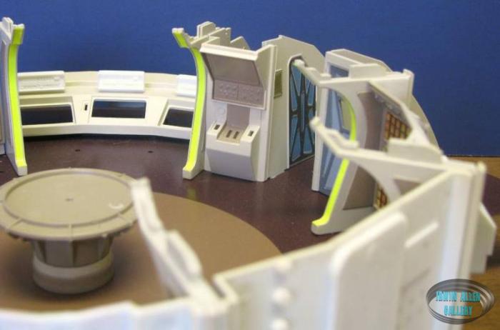 Moebius Models Jupiter 2 Interior