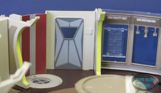 Moebius Models Jupiter 2 Interior