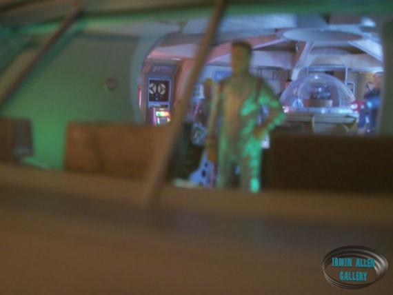 Moebius Models Jupiter 2 with Interior Lighting