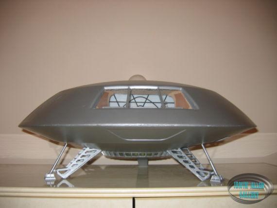 Sci-Fi Metropolis 24" Jupiter Two