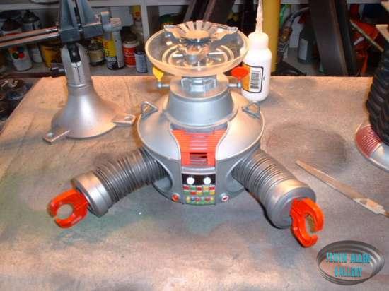 18" Masudaya B9 Robot
