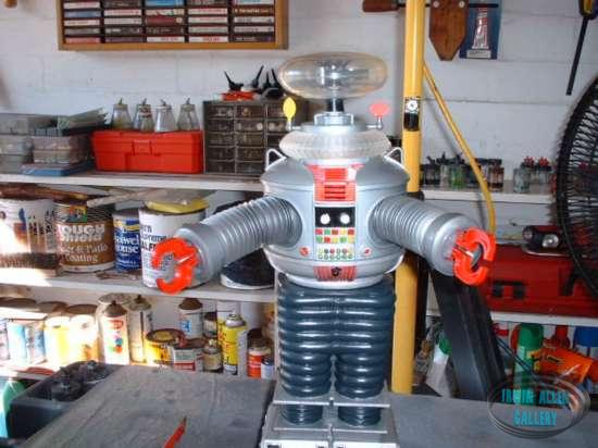 18" Masudaya B9 Robot