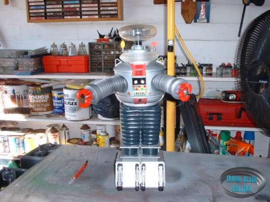 18" Masudaya B9 Robot