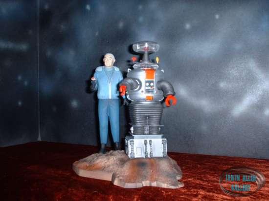 Polar Lights Dr. Smith and B9 Robot Build
